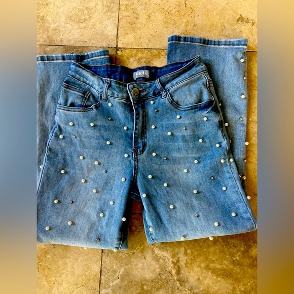 BlueB ladies jeans Medium pearl and stone
Studded. Very good condition - Picture 10 of 11